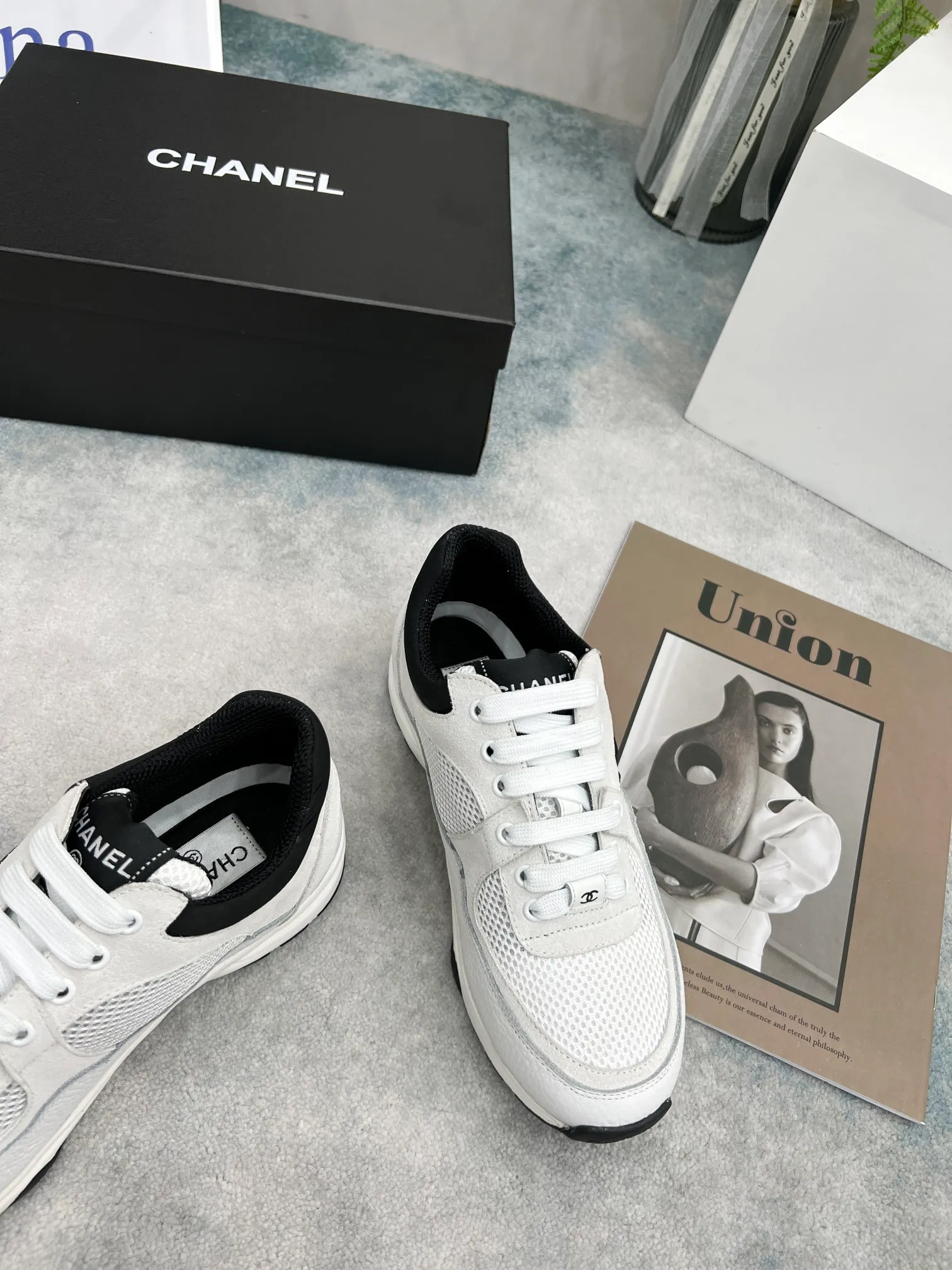 👟👟Ex-factory price 480👟👟 Women's Shoes Women's Clothing Women's Shoes Factory Chanel 2023 new color casual sports shoes, Paris Fashion Week (Chanel) catwalk style, original shoes purchased in Italy 1:1 production, fabric: original custom-made high-reflective material/high mercerized suede cowhide, breathable mesh splicing, 1 cm thick original movable massage feet, comfortable to wear, private original molded outsole , color, black, white, two-color optional. Number of yards; 35--41